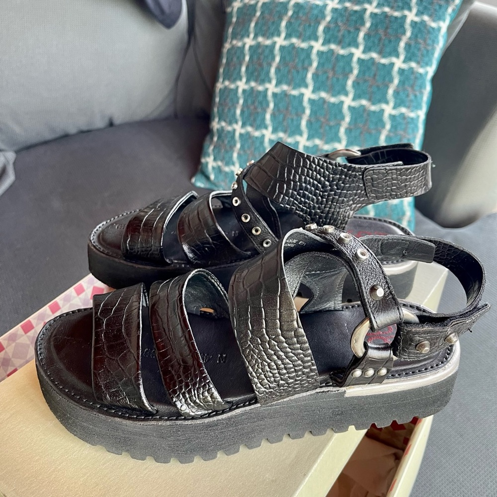 A.S. 98 for Free People. Like New. Flatform sandals.
